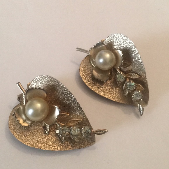 Vintage Clip Earrings - Picture 1 of 4